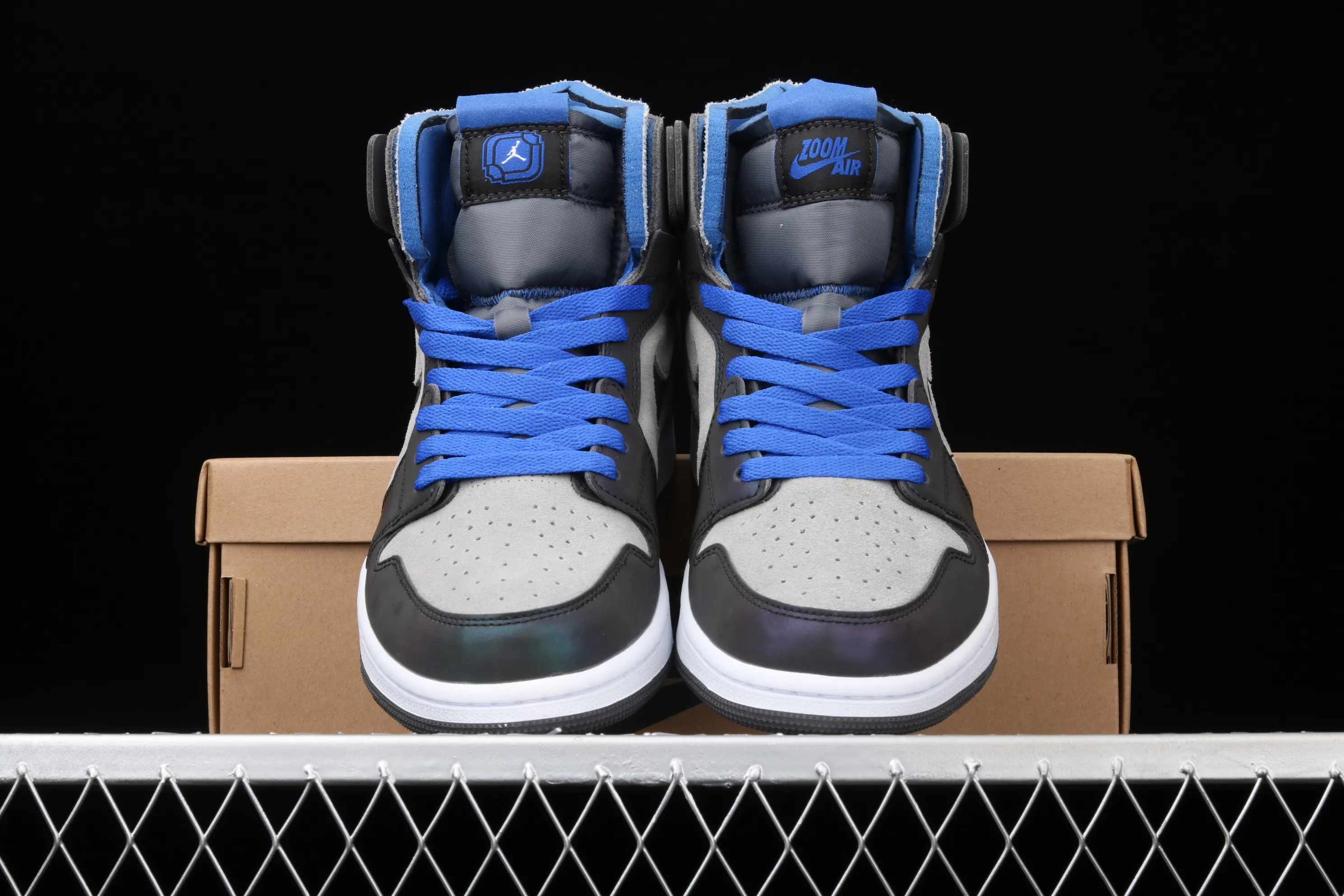 All categories Air Jordan Jordan series basketball shoes Air Jordan 1 High Special offer LPL x Air Jordan 1 Zoom Comfort "Iridescent" AJ1 Joe 1 joint League of Legends theme basketball shoes DD1453-001